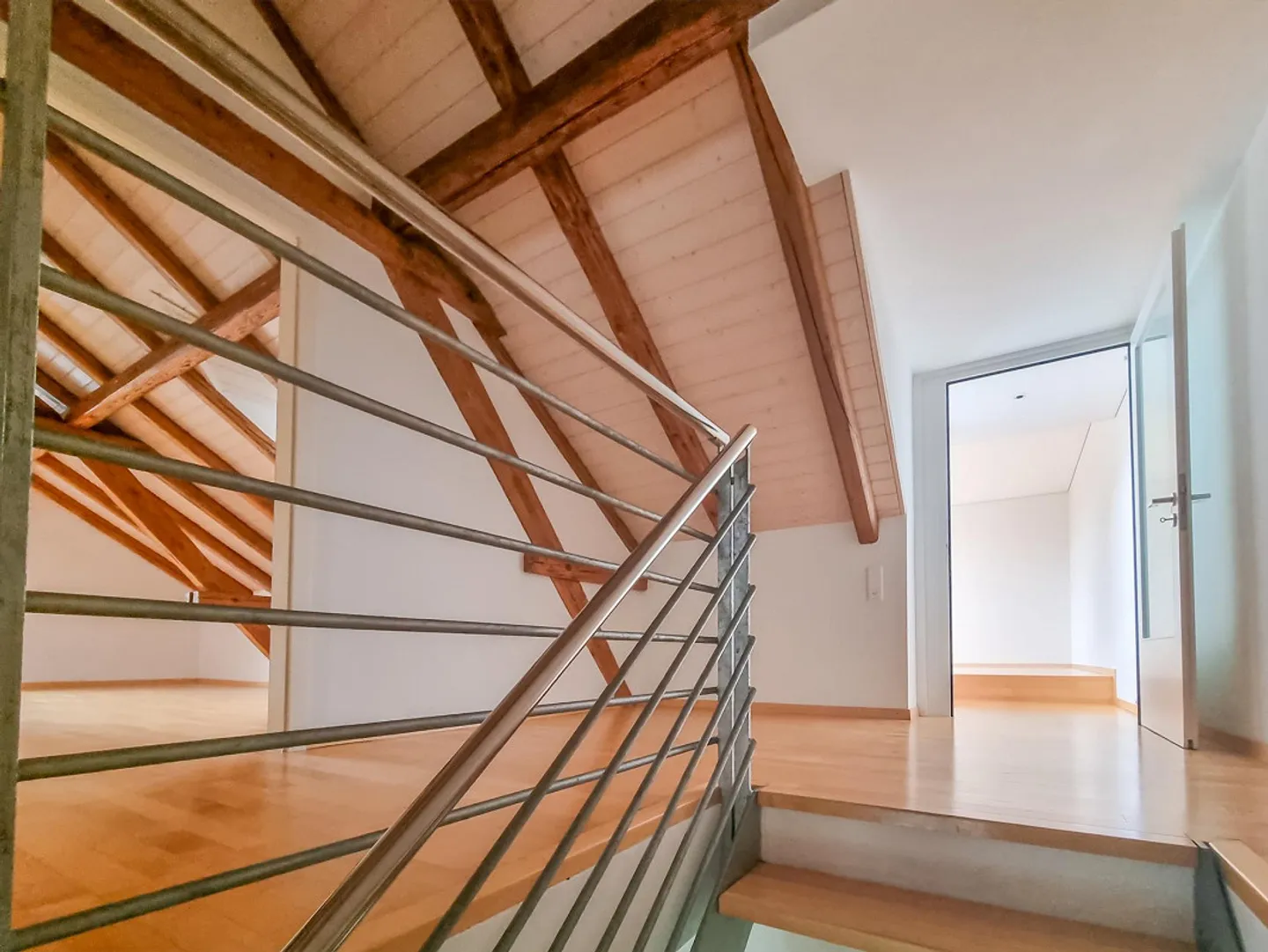 Incantevole casa bifamiliare di 4,5 stanze a Meilen - Foto 5 di 8