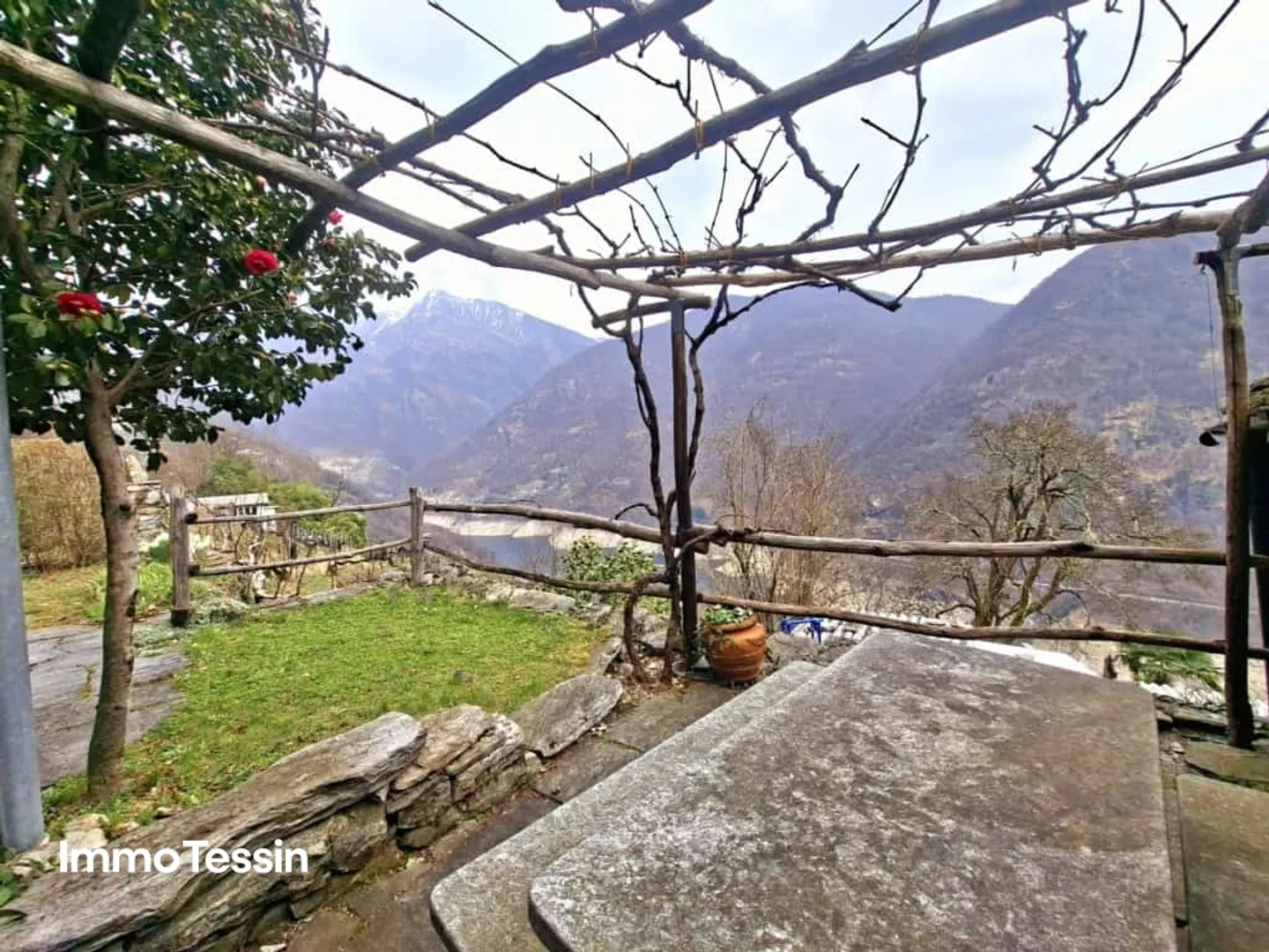 Charming and stylishly renovated dream rustic with a view of the Verzasca dam and 5800 m2 of natural land - Photo 1 of 13