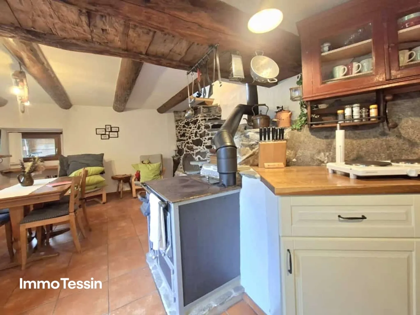 Charming and stylishly renovated dream rustic with a view of the Verzasca dam and 5800 m2 of natural land - Photo 7 of 13