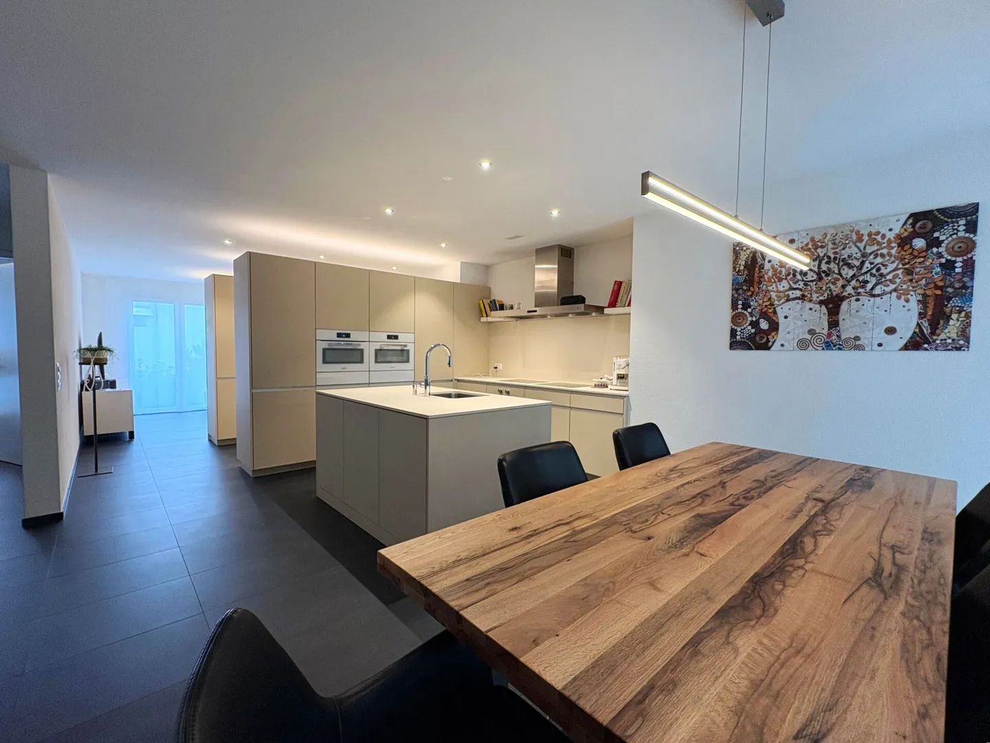 Charming 3.5-room apartment on the ground floor with a stunning winter garden - Photo 1 of 6