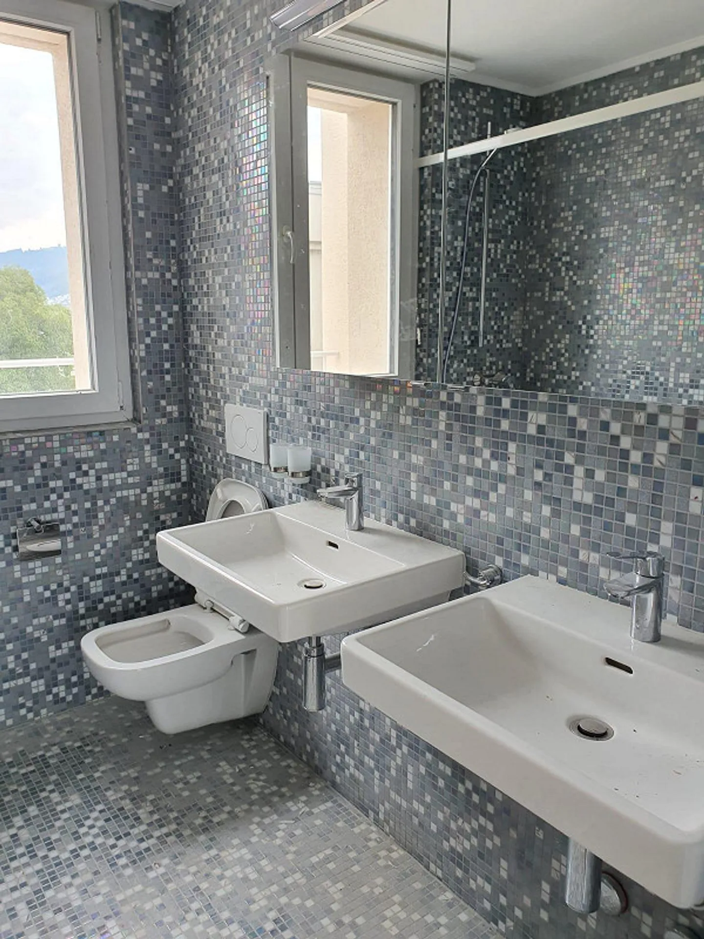 Appartement 2.5 pièces avec balcon dans un emplacement central cherche nouveau locataire - Photo 2 sur 4