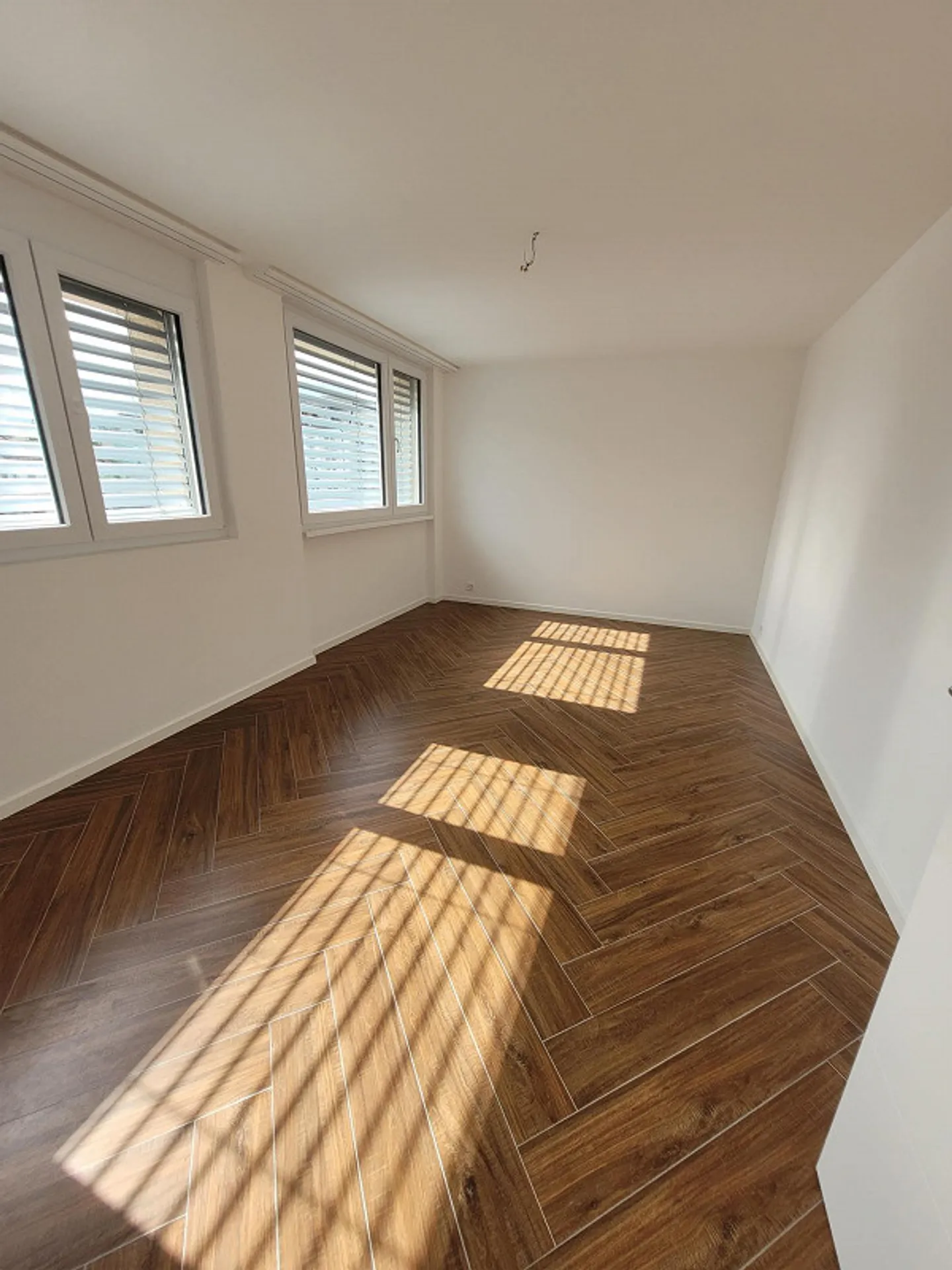 Appartement 2.5 pièces avec balcon dans un emplacement central cherche nouveau locataire - Photo 3 sur 4