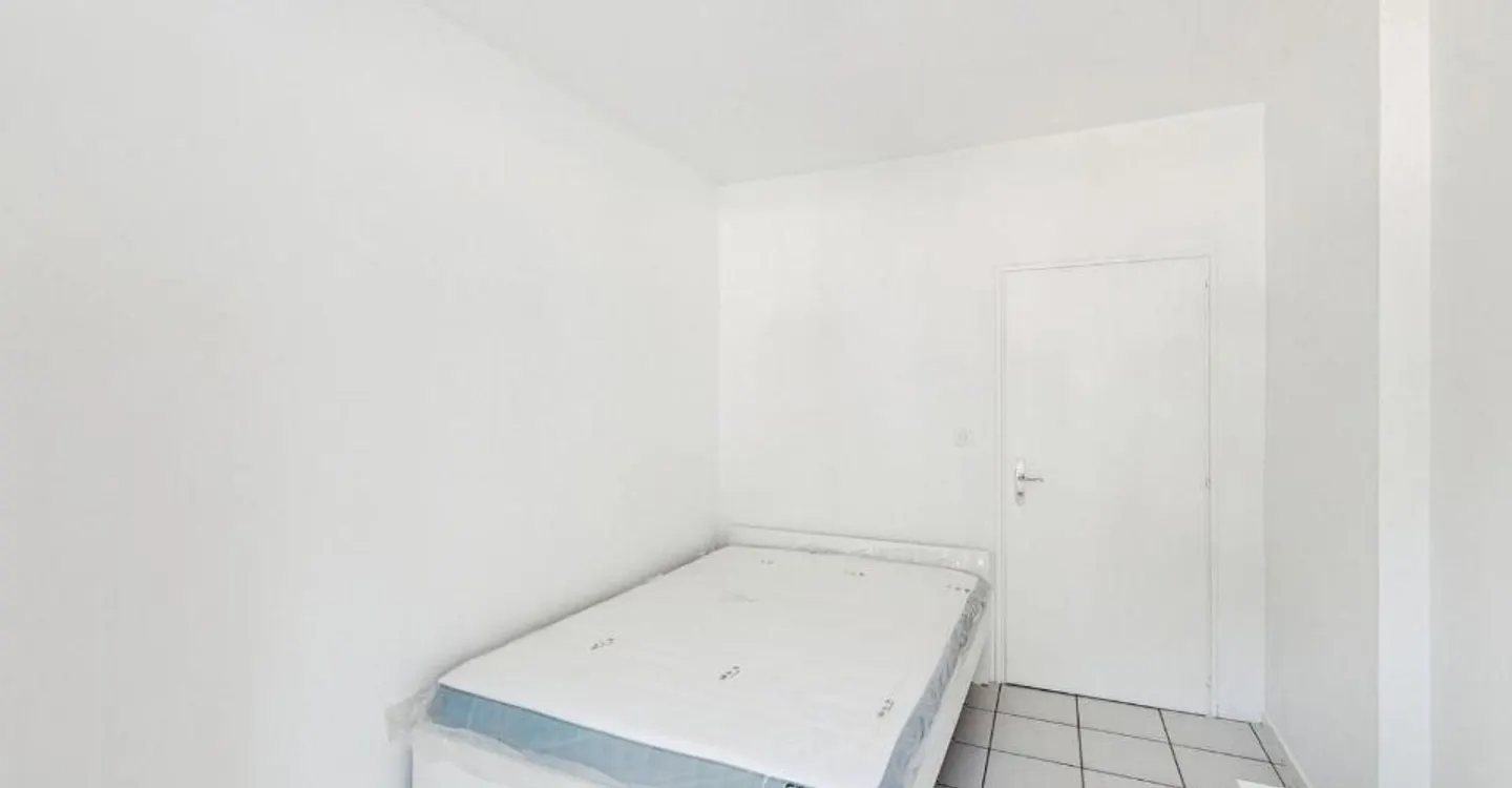 Camere singole in locazione - Ultimo piano - Foto 3 di 7