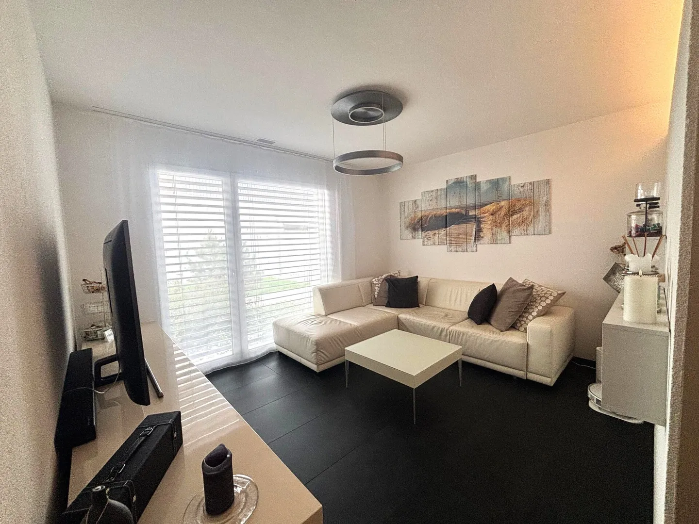 Charming 3.5-room apartment on the ground floor with a stunning winter garden - Photo 3 of 6