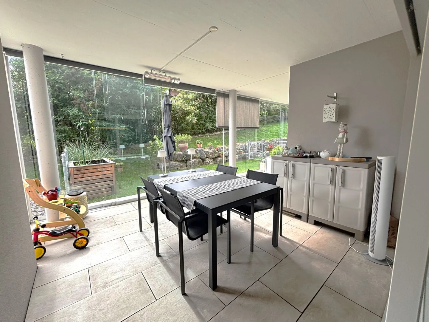 Charming 3.5-room apartment on the ground floor with a stunning winter garden - Photo 5 of 6