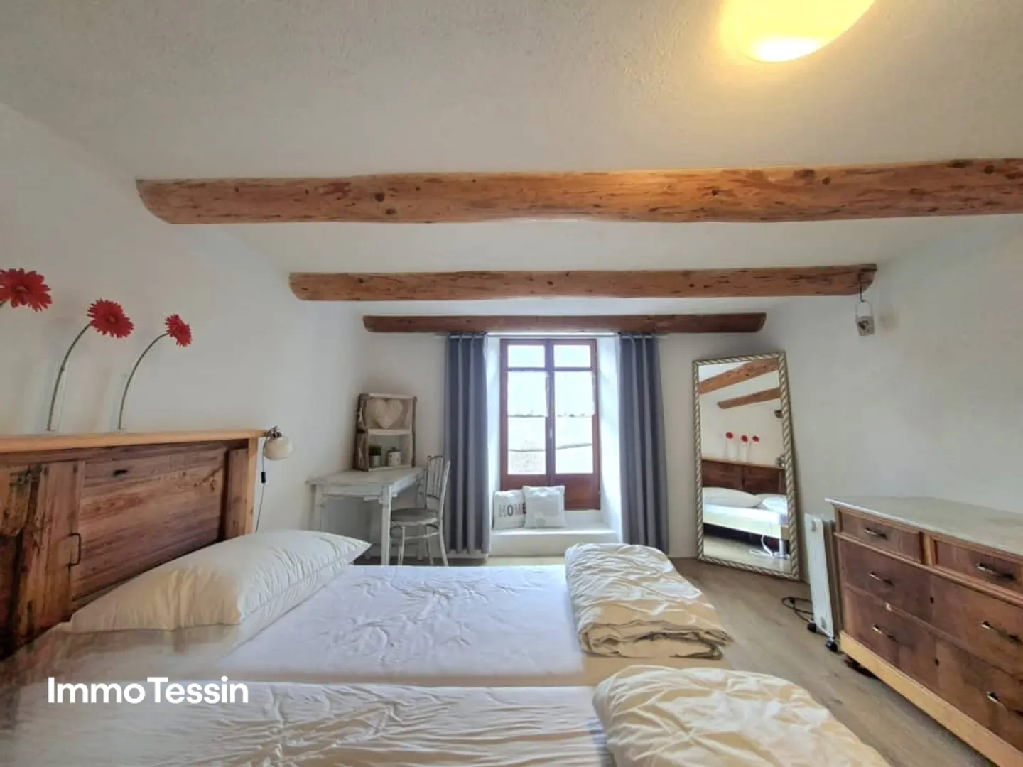 Charming and stylishly renovated dream rustic with a view of the Verzasca dam and 5800 m2 of natural land - Photo 9 of 13