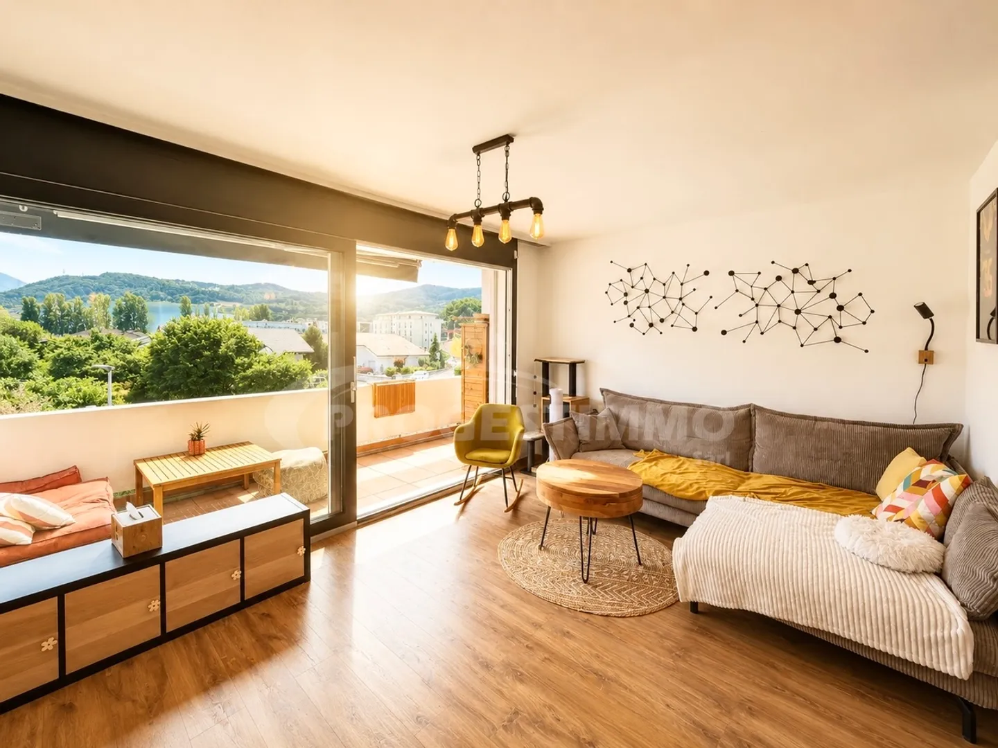 MAGNIFIQUE APPARTEMENT DE 3,5 PIÈCES PROCHE DE TOUS LES TRANSPORTS - Photo 1 sur 10