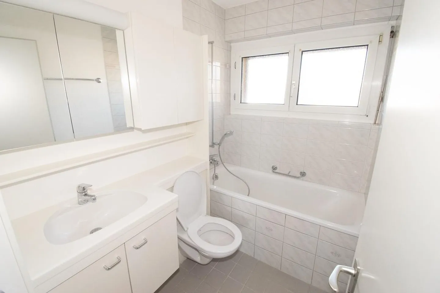 Appartement dans un emplacement central - Photo 4 sur 11