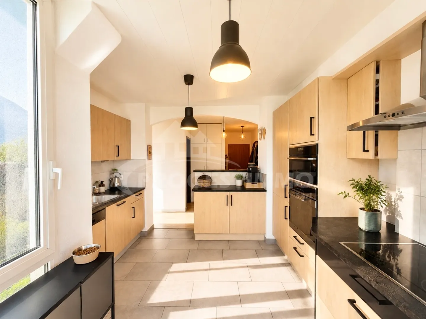 MAGNIFIQUE APPARTEMENT DE 3,5 PIÈCES PROCHE DE TOUS LES TRANSPORTS - Photo 2 sur 10