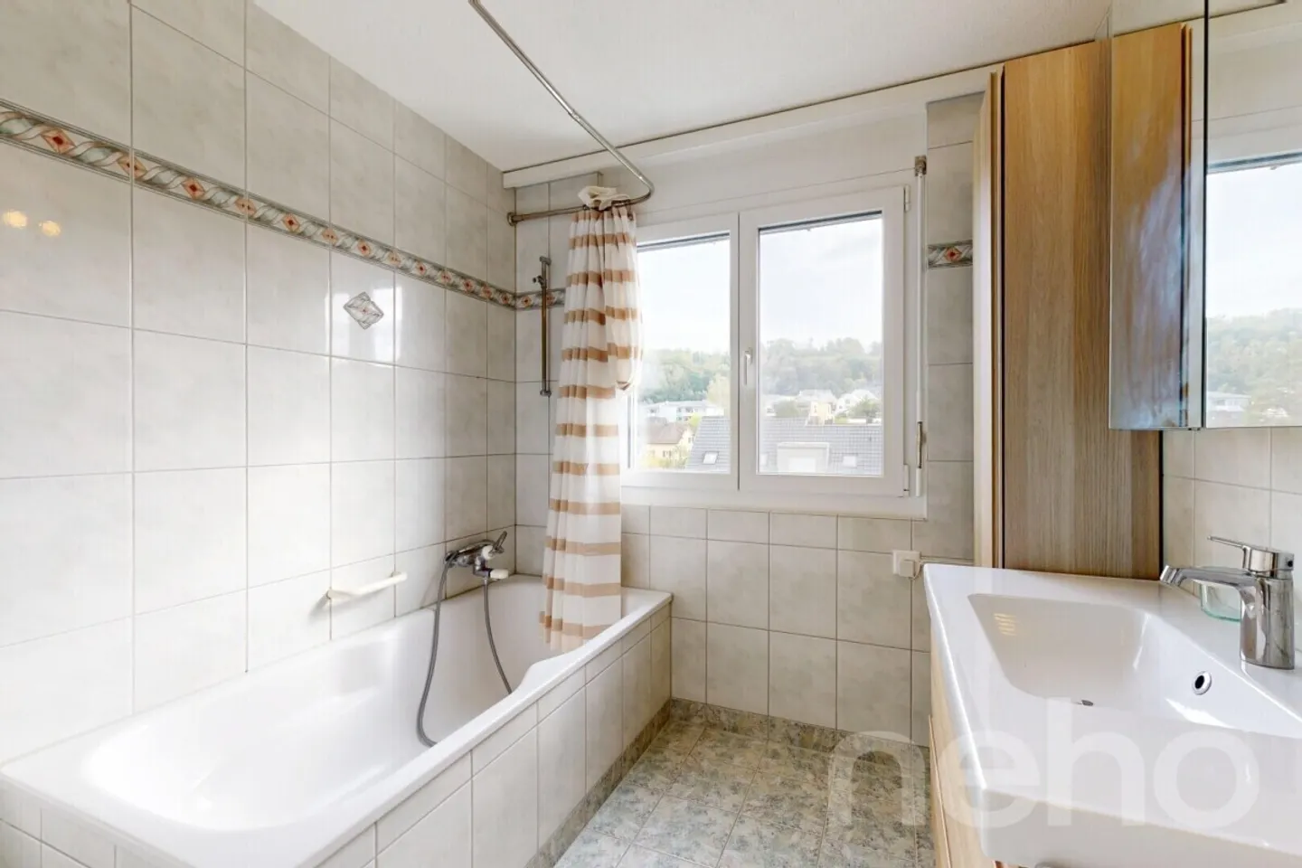 Central 5-room maisonette apartment in Bonstetten - Photo 5 of 10