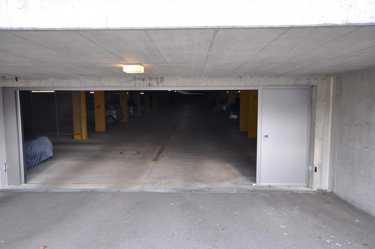 Geräumiger Garagenplatz zu vermieten - Foto 2 von 2