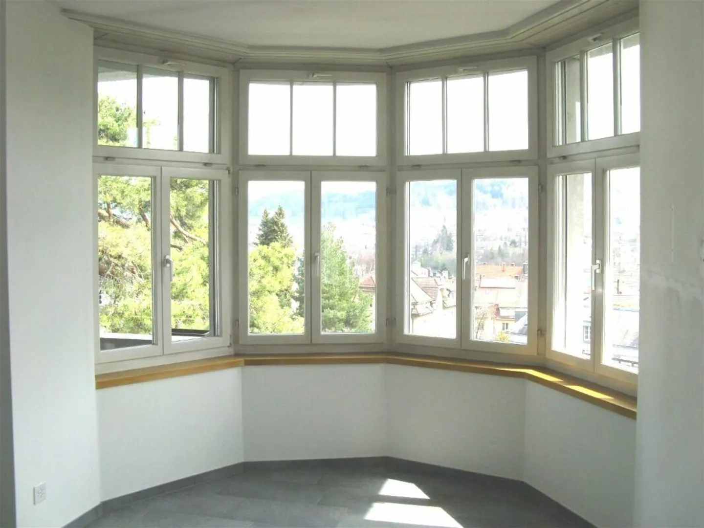 Exclusive 4.5 Room Apartment in Art Nouveau House on Rosenberg - Photo 1 of 13