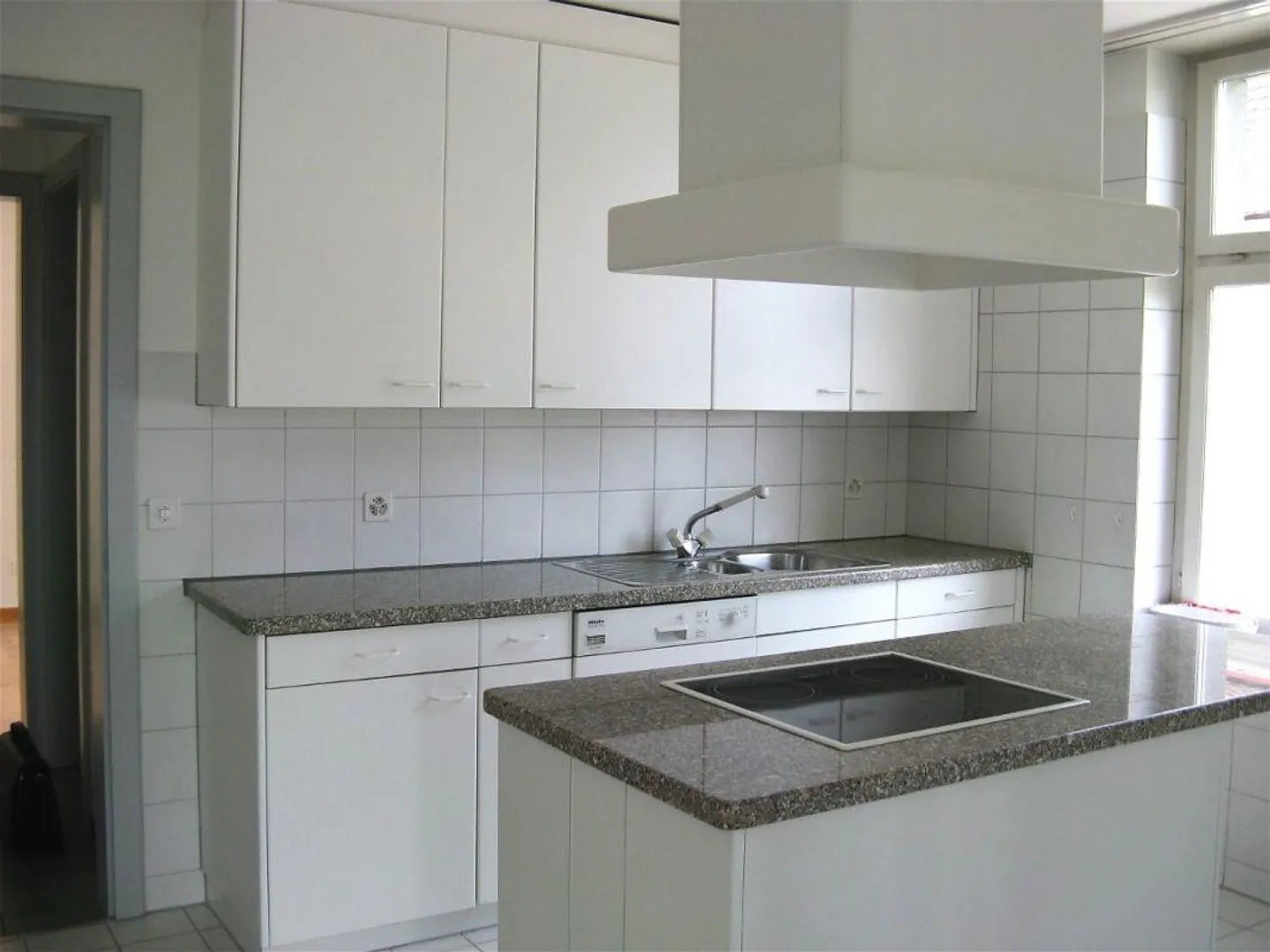 Exclusive 4.5 Room Apartment in Art Nouveau House on Rosenberg - Photo 4 of 13