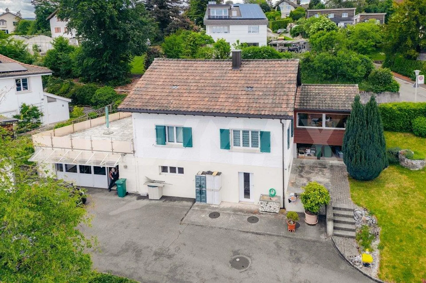 Freistehendes Einfamilienhaus mit Potenzial - Foto 2 von 13