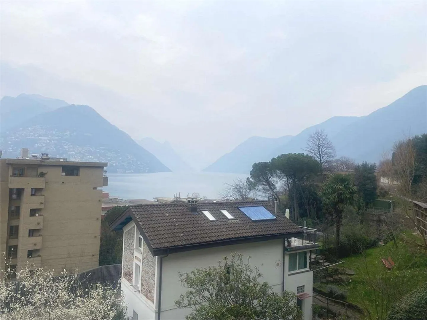 Paradiso confortevole appartamento di 3,5 locali, con parziale vista l - Foto 6 di 13