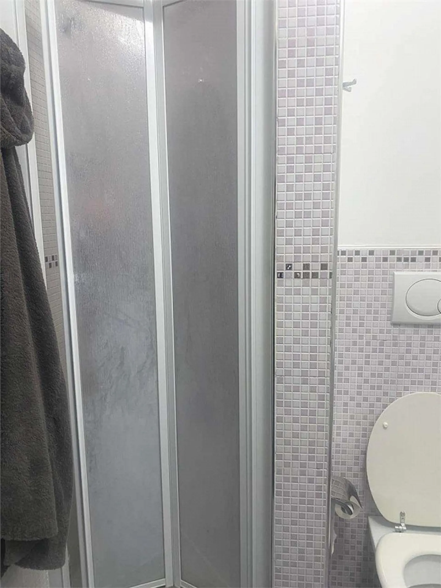 Paradiso confortevole appartamento di 3,5 locali, con parziale vista l - Foto 12 di 13