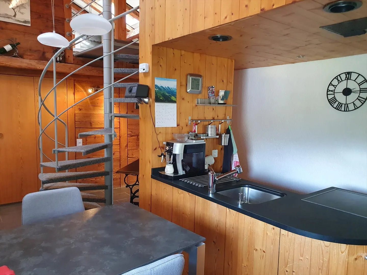 Chalet ristrutturato e affascinante a Blignou (Ayent) con vista mozzafiato - Foto 8 di 9