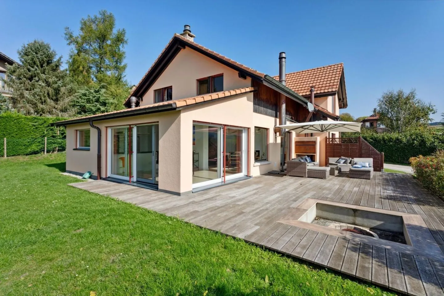 Family villa with 7.5 rooms and independent studio with 1.5 rooms, with a view - Photo 12 of 13