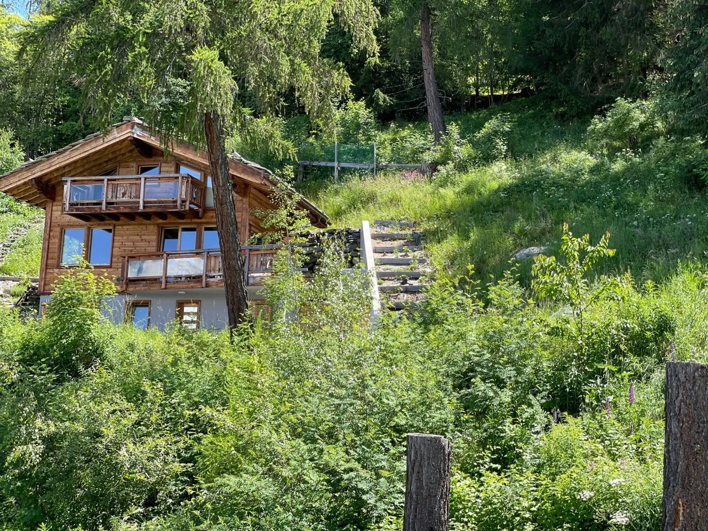 Chalet for sale - Photo 1 of 11