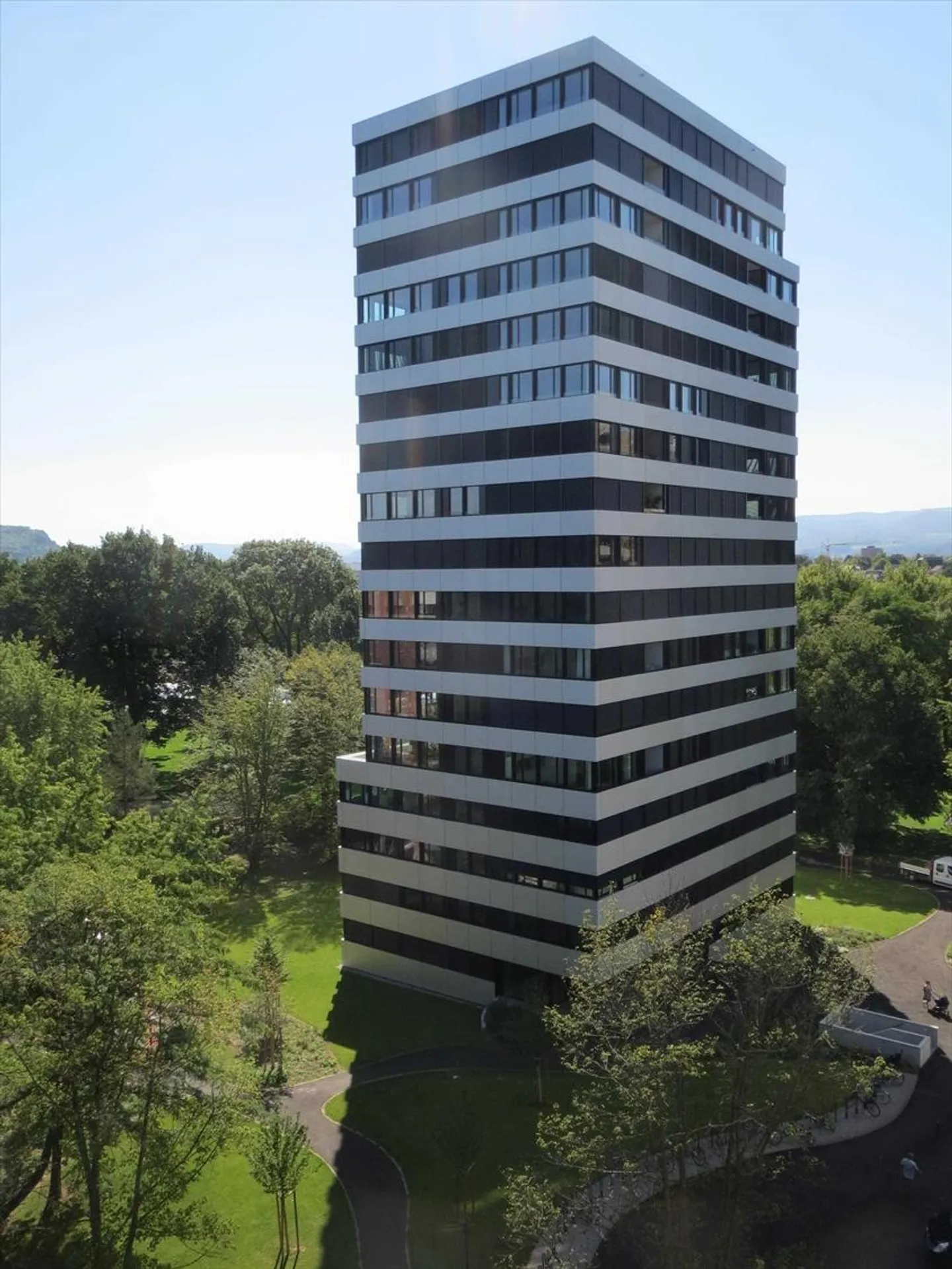 Living in a modern environment - Photo 1 of 6