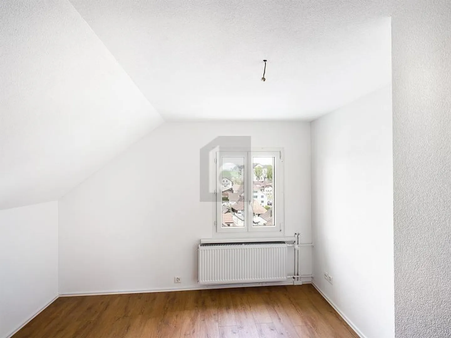 PRATIQUE, CENTRAL AVEC GRAND JARDIN - Photo 3 sur 6