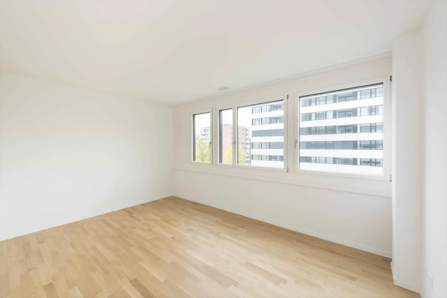 Living in a modern environment - Photo 6 of 6