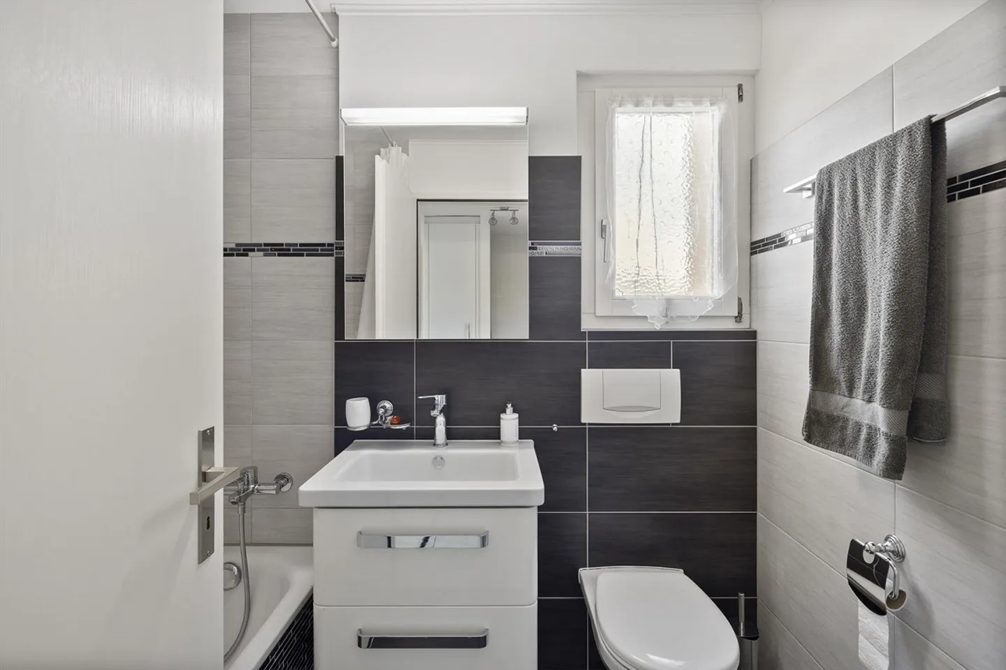 Maison familiale spacieuse avec jardin - Photo 12 sur 14