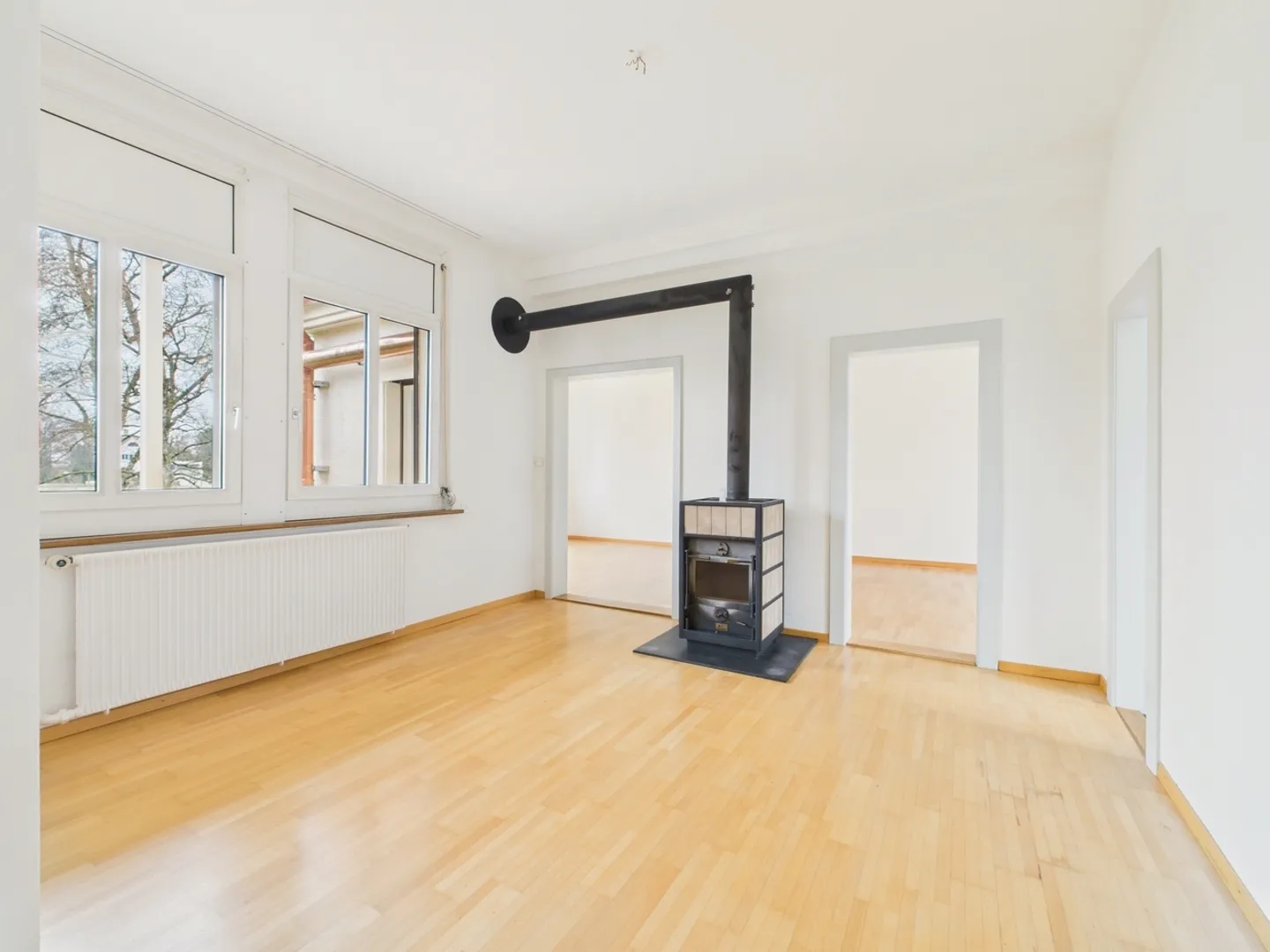 Charming 4.5-room terraced house with garden in Nidau - Photo 1 of 13