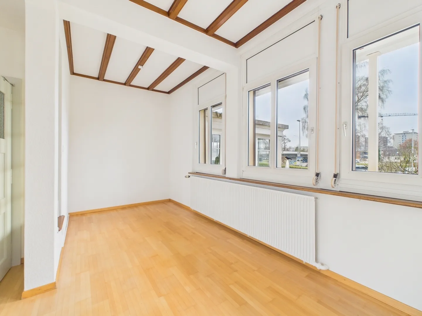 Charming 4.5-room terraced house with garden in Nidau - Photo 5 of 13