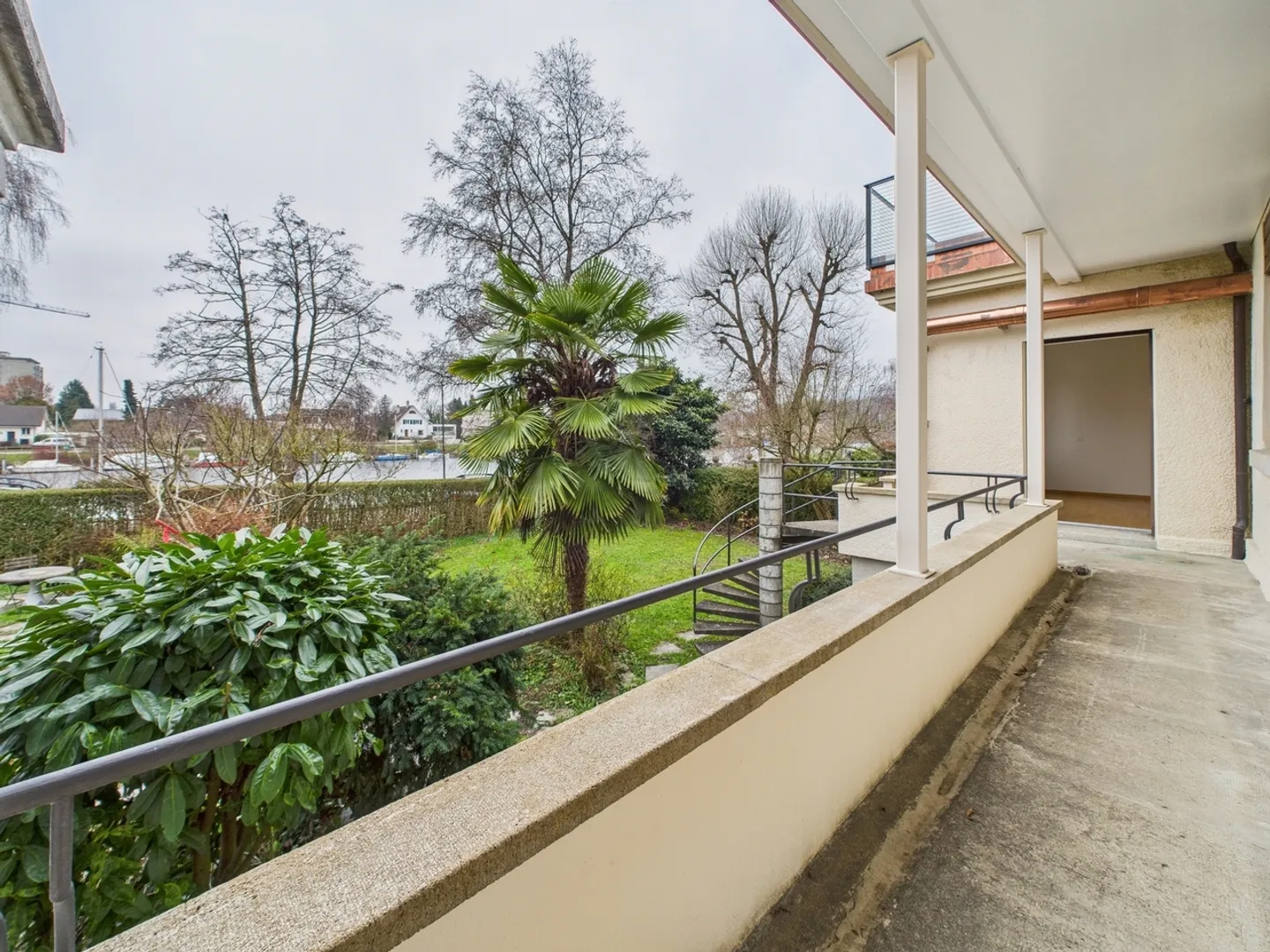 Charming 4.5-room terraced house with garden in Nidau - Photo 9 of 13