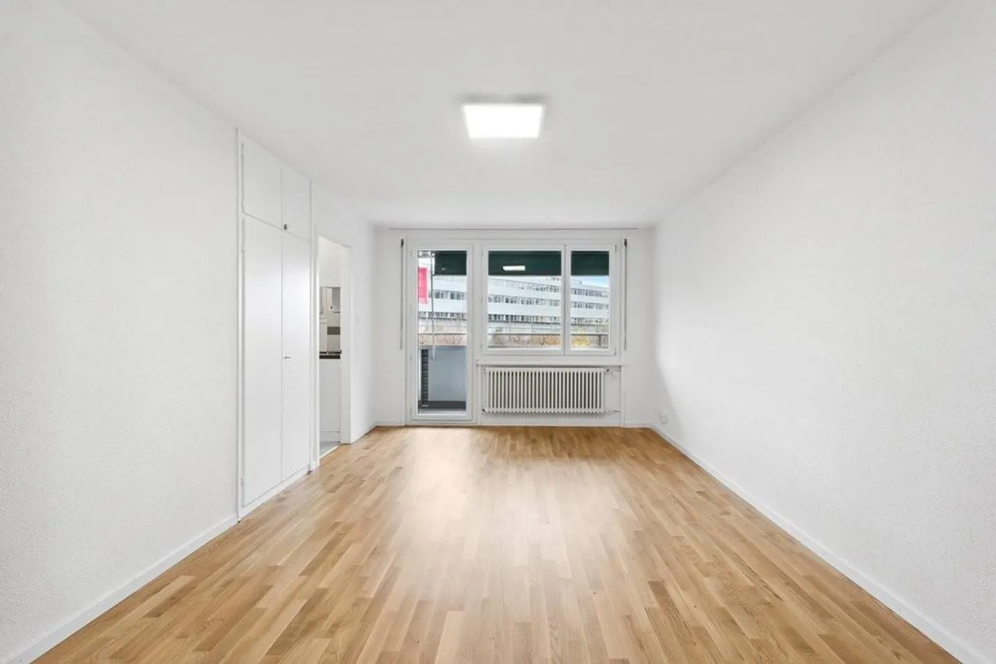 Treat yourself to accommodation close to all amenities - Photo 3 of 10