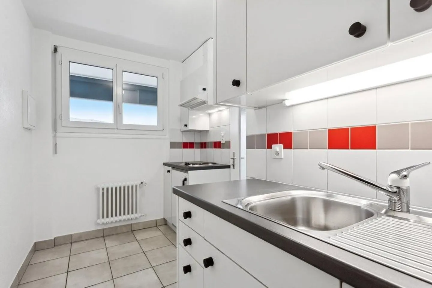 Treat yourself to accommodation close to all amenities - Photo 5 of 10