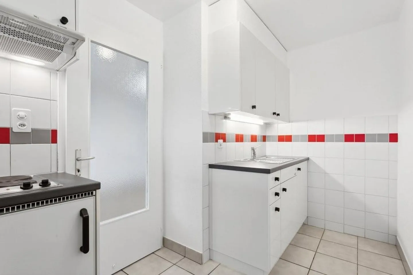 Treat yourself to accommodation close to all amenities - Photo 6 of 10