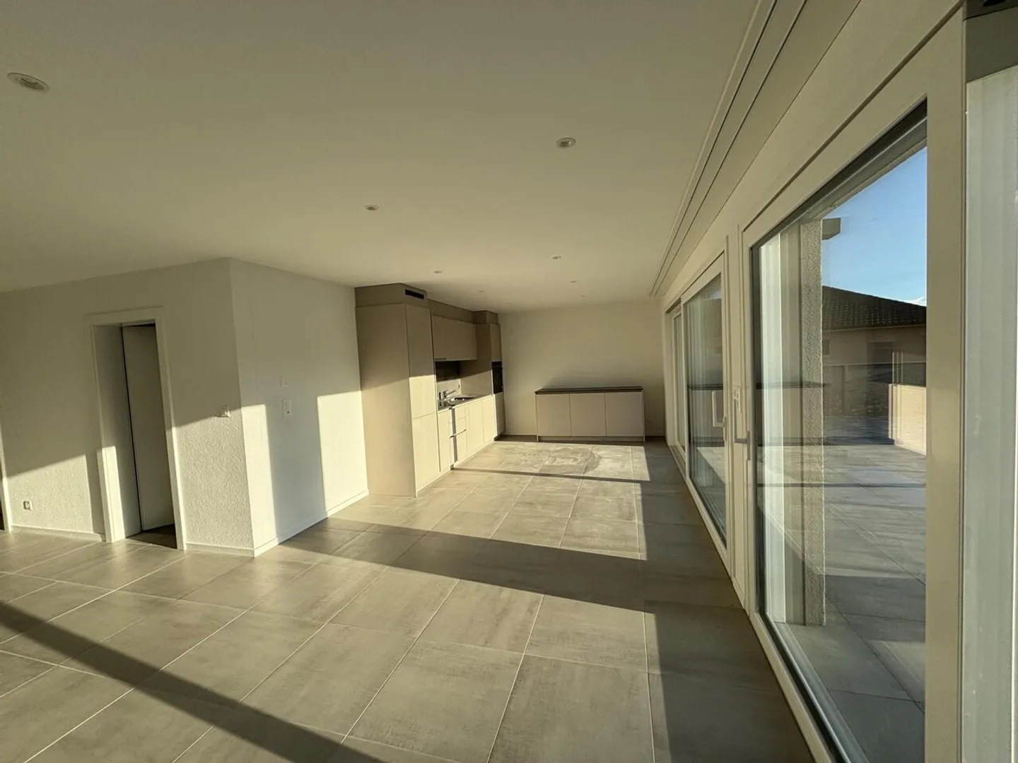 2190 - n32 - Appartamento mansardato di 3,5 stanze al 3° piano - Foto 2 di 8