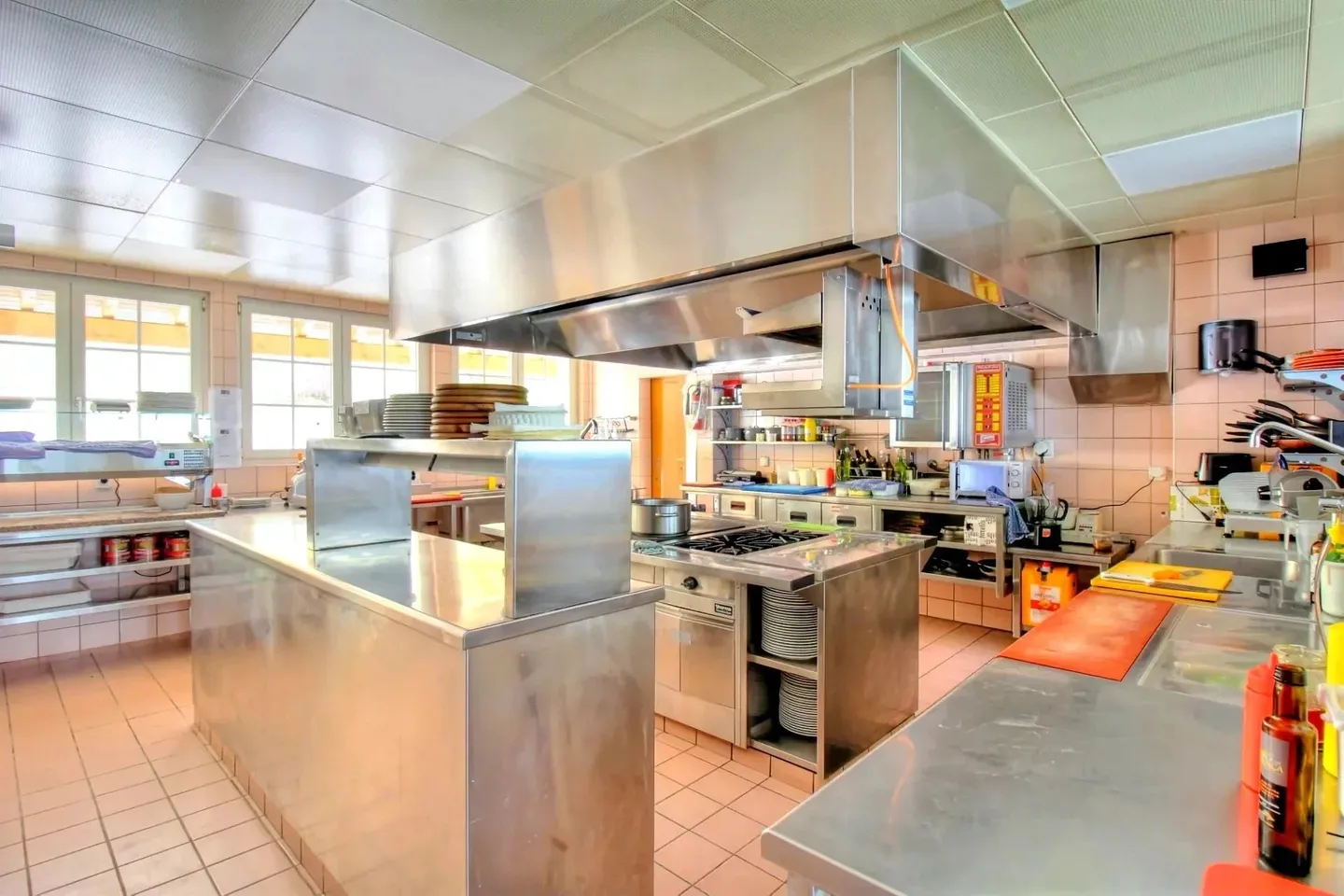 Mixed-Use Property with Restaurant - Photo 7 of 11