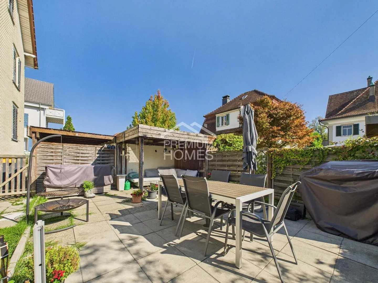 Residential building for sale - Photo 2 of 11