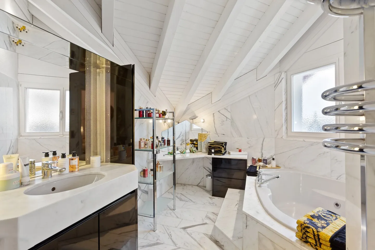 Grosszügiges Einfamilienhaus mit Garten - Foto 9 von 13