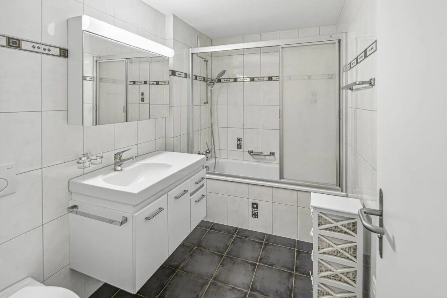2.5-Room Garden Apartment in a Quiet Location - Photo 6 of 8
