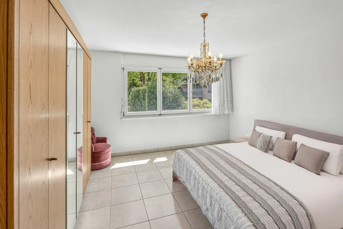 2.5-Room Garden Apartment in a Quiet Location - Photo 5 of 8