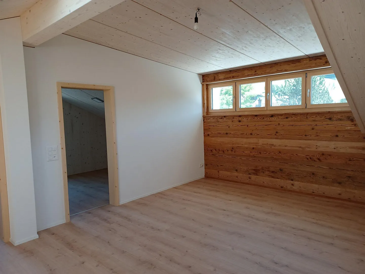 Modernes Apartment mit Balkon - Foto 7 von 10