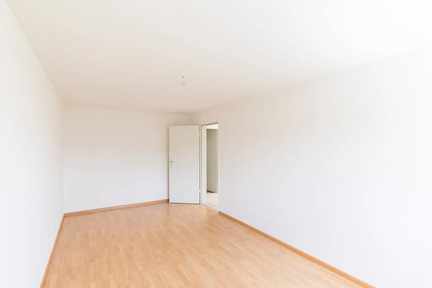 Modernes Apartment in Muttenz - Foto 3 von 7