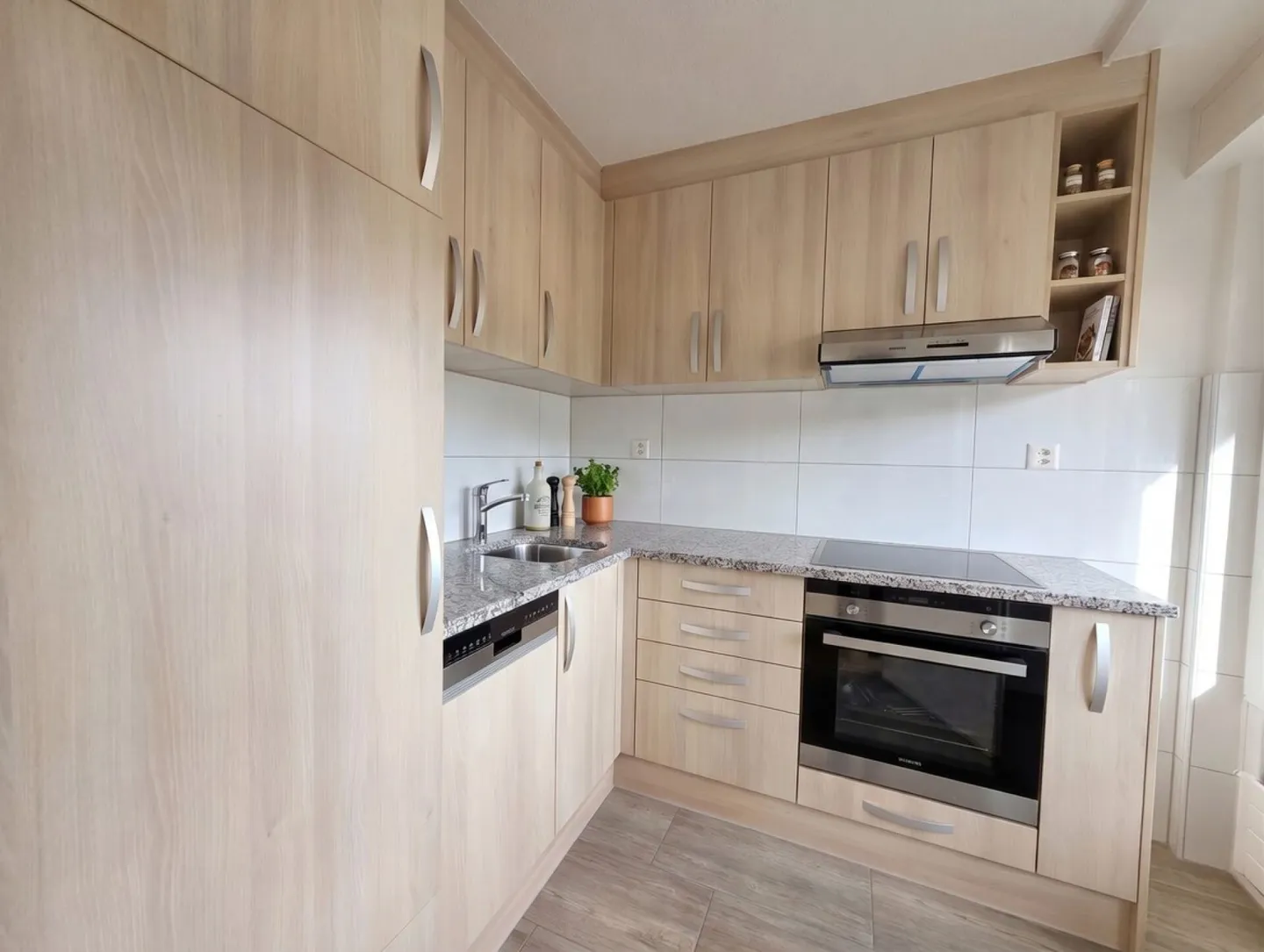 Renoviertes Studio mit Balkon - Foto 1 von 4