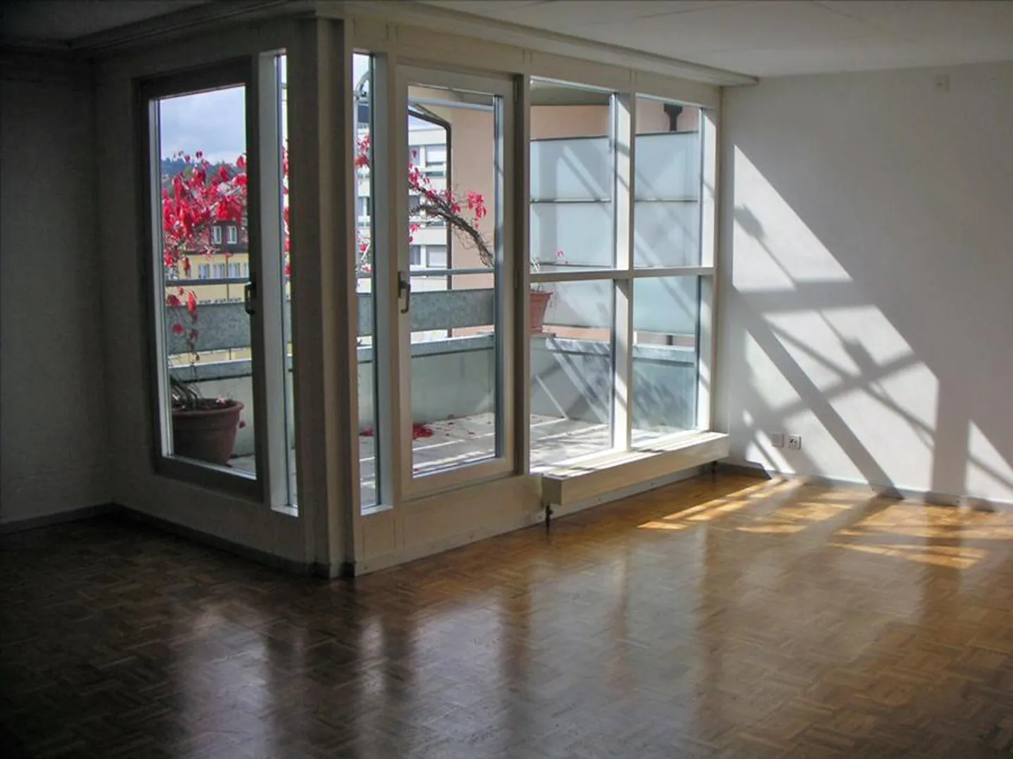Modern Apartment in Central Location - Photo 4 of 5