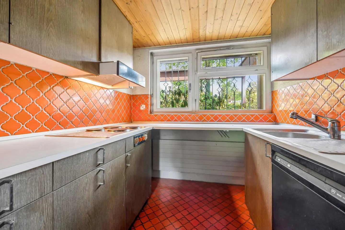 Spacious 4.5-room single-family house with potential - Photo 4 of 13