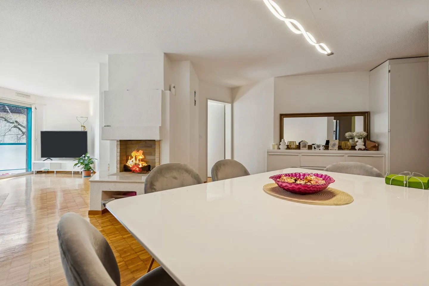 Appartement charmant près du canal de la Thielle avec place de parking dans le garage - Photo 3 sur 13