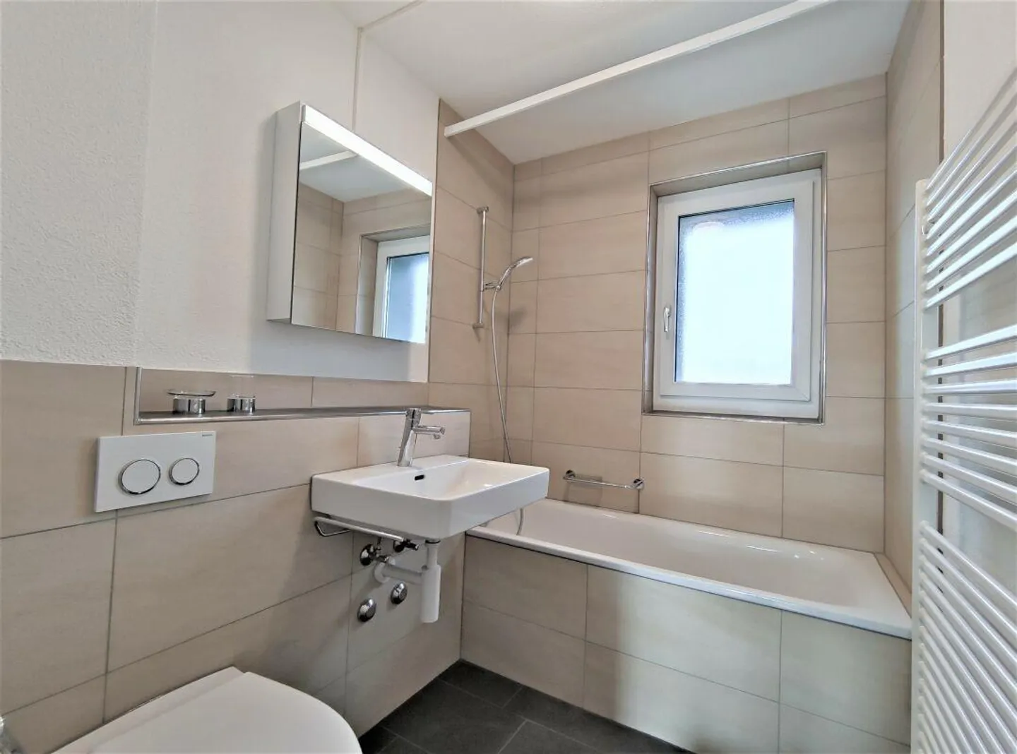 Bel appartement rénové dans un emplacement calme - Photo 3 sur 6