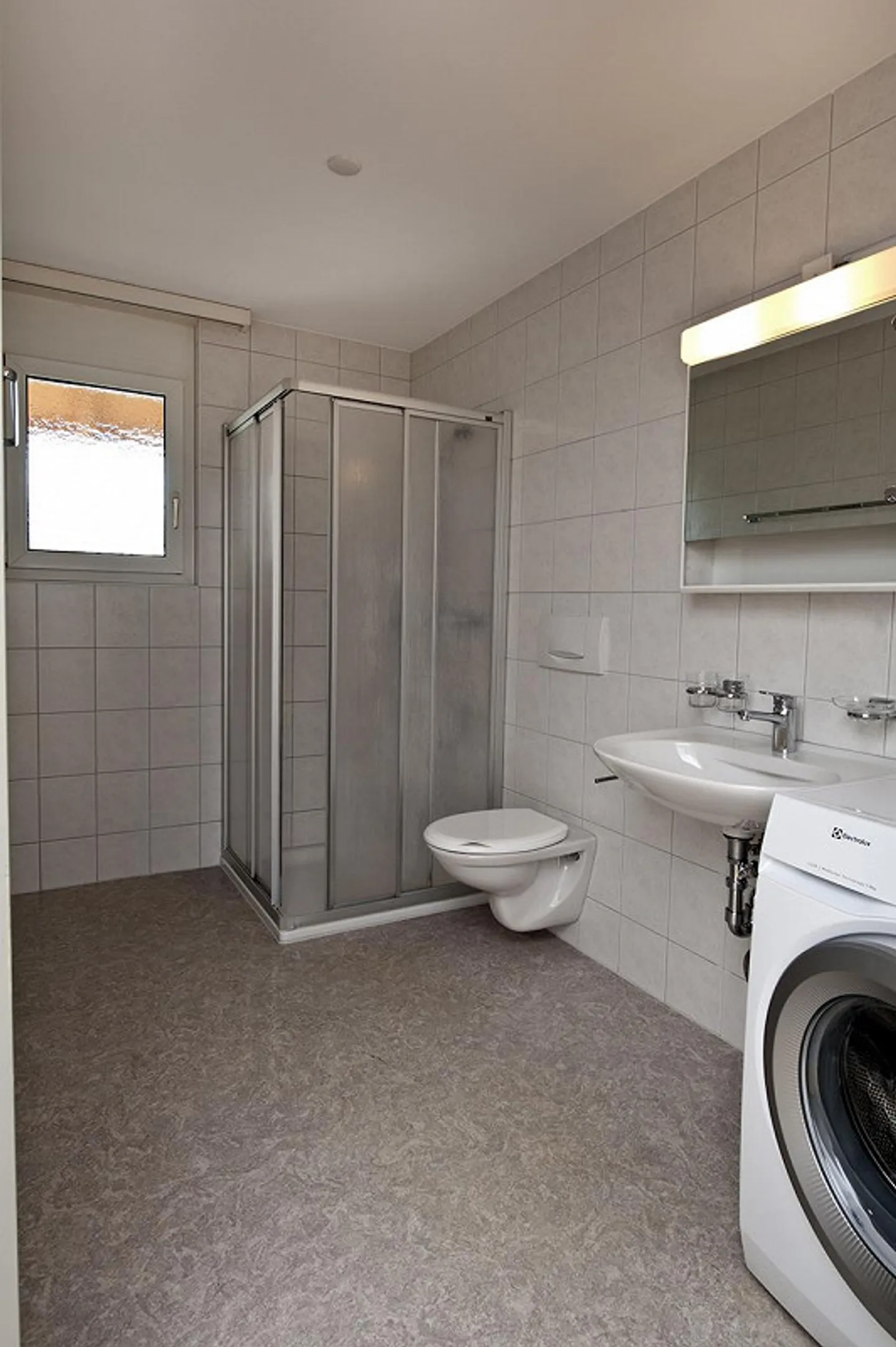 Ampio appartamento di 4,5 stanze al 2° piano - Foto 3 di 12