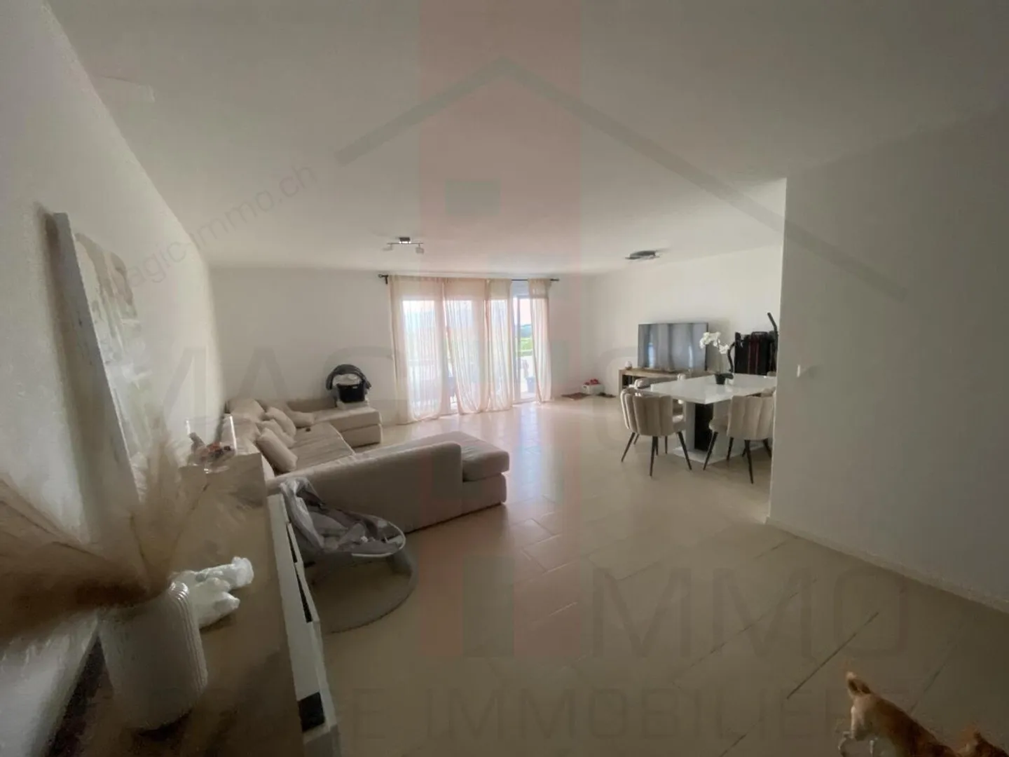 Investment Building with Parking - Photo 7 of 12