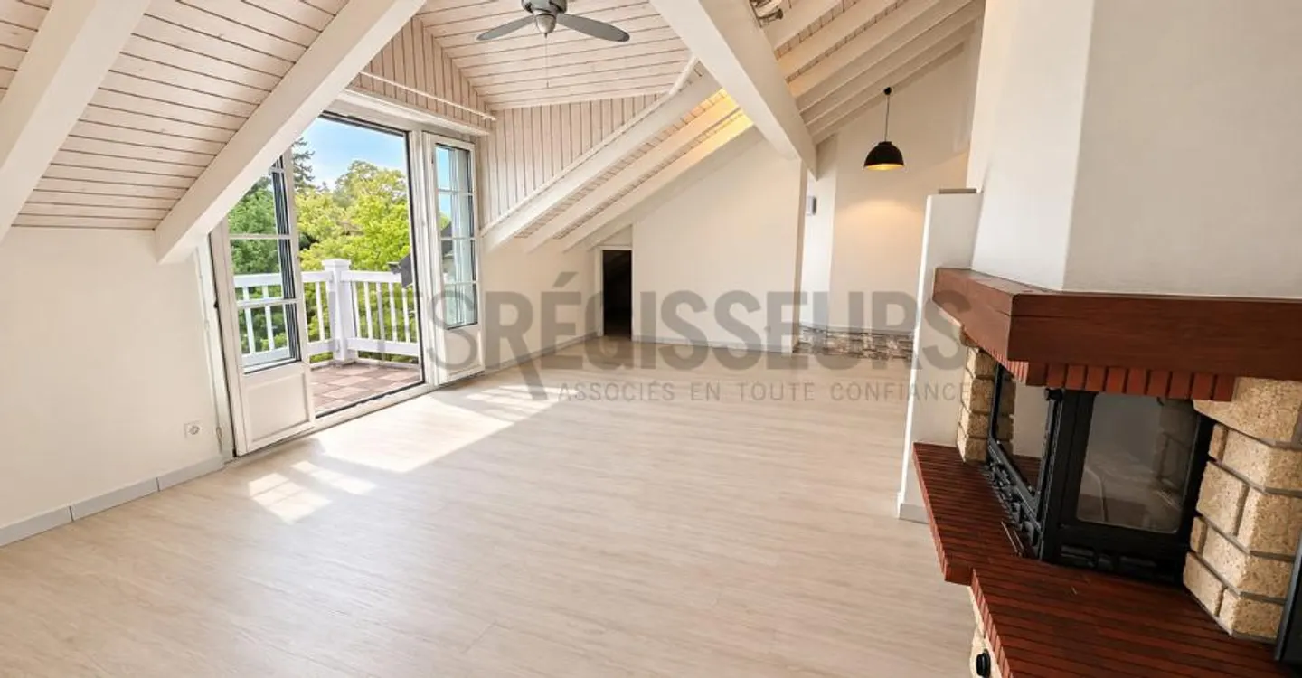 Appartement Charmant à Aire-la-Ville - Photo 1 sur 6