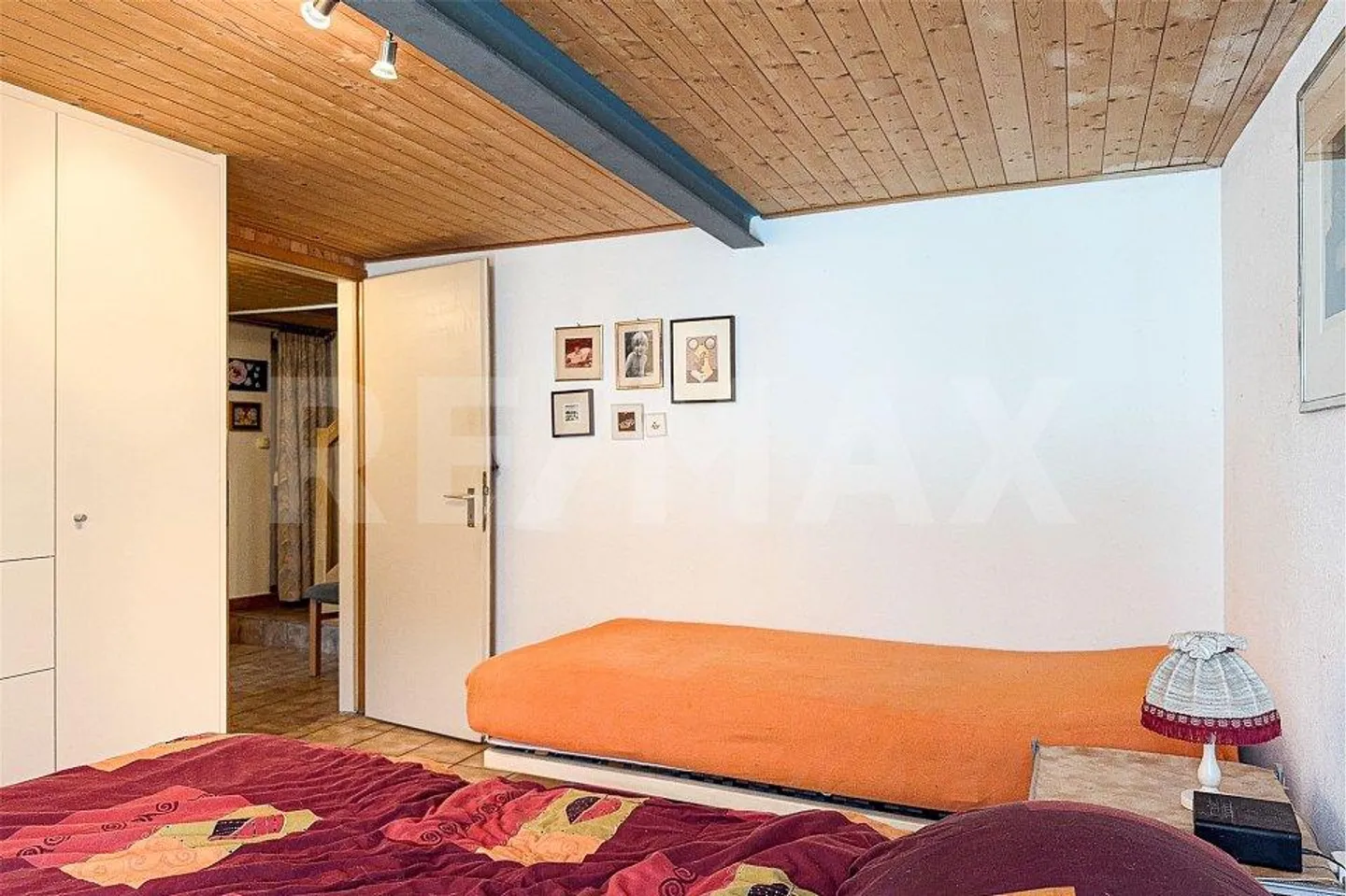 Casa con piscina e grande giardino - Foto 4 di 13